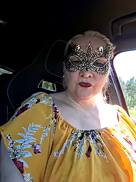 MaskedQueen77 online show from 05/25/26, 11:20