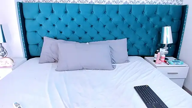 XiomaraFerrer online show from 02/07/26, 07:33