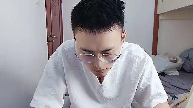 Snapshot of Aint686 chatting on 03/24/26, 02:06 Aint686 online show from 03/24/26, 02:06