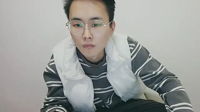 Snapshot of Aint686 chatting on 03/19/26, 02:17 Aint686 online show from 03/19/26, 02:17