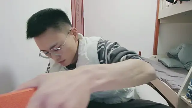 Snapshot of Aint686 chatting on 03/20/26, 01:34 Aint686 online show from 03/20/26, 01:34