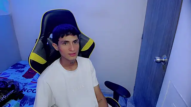 Snapshot of Akyra_latinn chatting on 02/26/26, 09:48 Akyra latinn online show from 02/26/26, 09:48