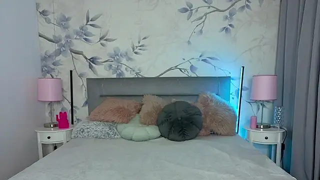 Snapshot of Silena_sky chatting on 02/20/26, 02:19 Silena sky online show from 02/20/26, 02:19