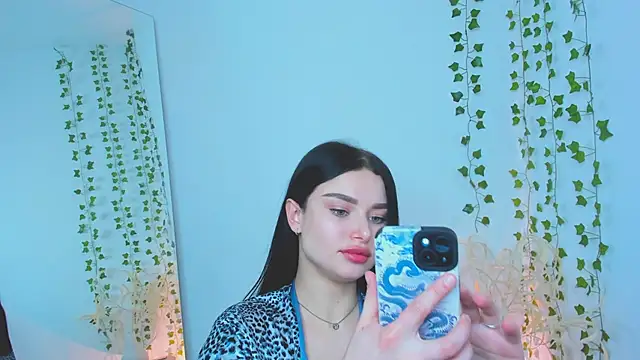 Snapshot of Silena_sky chatting on 02/16/26, 02:05 Silena sky online show from 02/16/26, 02:05