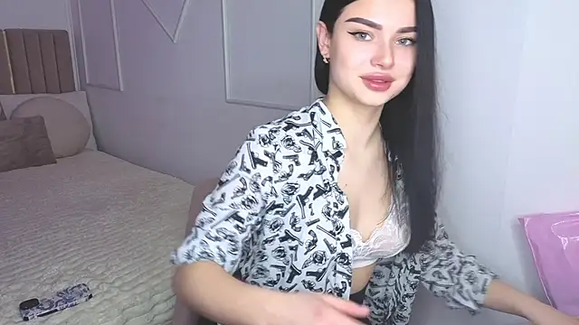 Snapshot of Silena_sky chatting on 02/26/26, 02:39 Silena sky online show from 02/26/26, 02:39