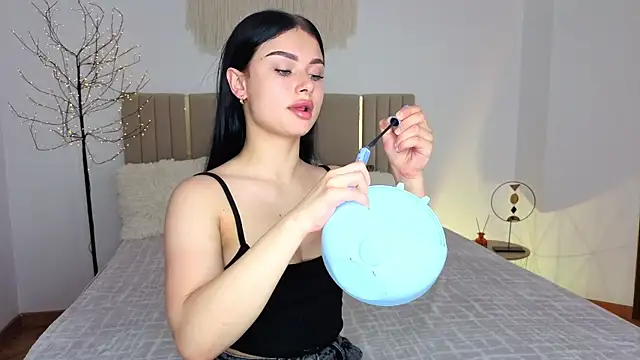 Snapshot of Silena_sky chatting on 06/11/26, 06:43 Silena sky online show from 06/11/26, 06:43