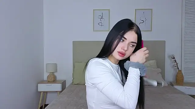 Snapshot of Silena_sky chatting on 02/18/26, 01:40 Silena sky online show from 02/18/26, 01:40