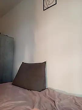 Angela swet online show from 04/08/26, 10:39