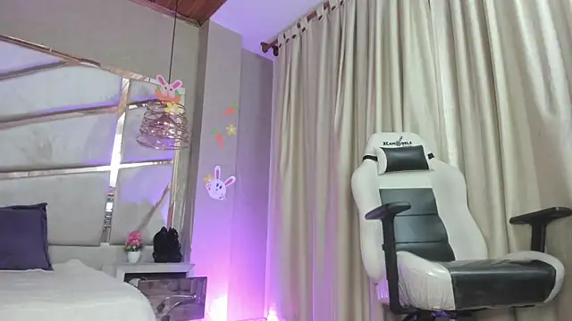 francis 20 online show from 04/21/26, 01:07