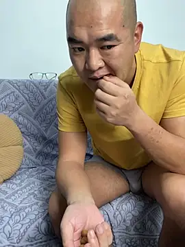 xiaotiantian-10 online show from 03/23/26, 01:22