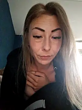 dewimp1 online show from 04/18/26, 07:33