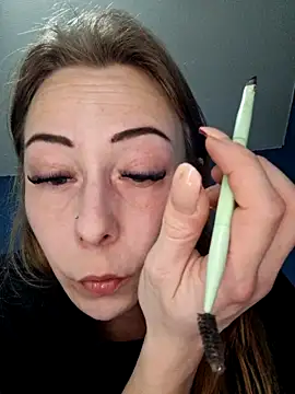 Snapshot of dewimp1 chatting on 02/02/26, 11:42 dewimp1 online show from 02/02/26, 11:42