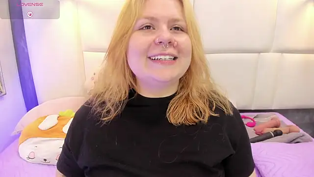 Snapshot of Martina_armos chatting on 05/12/26, 01:28 Martina armos online show from 05/12/26, 01:28