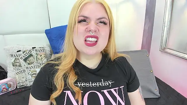 Snapshot of Martina_armos chatting on 02/12/26, 01:44 Martina armos online show from 02/12/26, 01:44