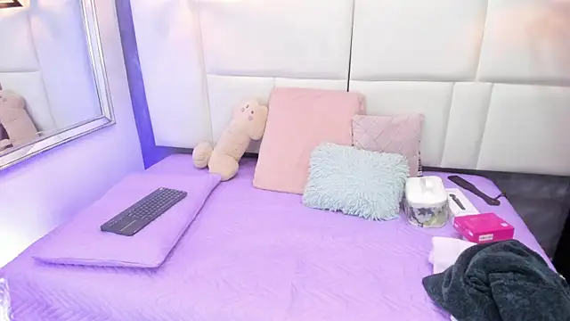 Snapshot of Martina_armos chatting on 05/27/26, 12:12 Martina armos online show from 05/27/26, 12:12