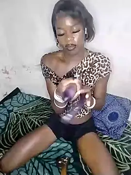 Chocolate Queenxx03 online show from 04/28/26, 05:01