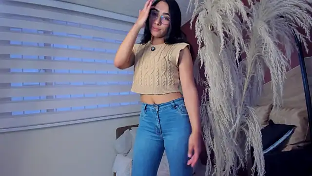 scarlett25   online show from 03/25/26, 07:57