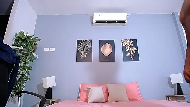 Snapshot of DanielHaloran chatting on 02/14/26, 01:22 DanielHaloran online show from 02/14/26, 01:22