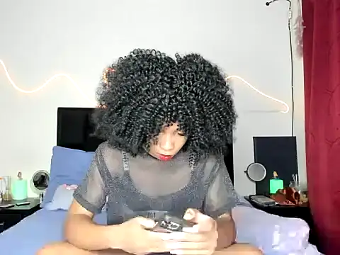 Snapshot of YourDreamReal chatting on 02/05/26, 01:01 YourDreamReal online show from 02/05/26, 01:01