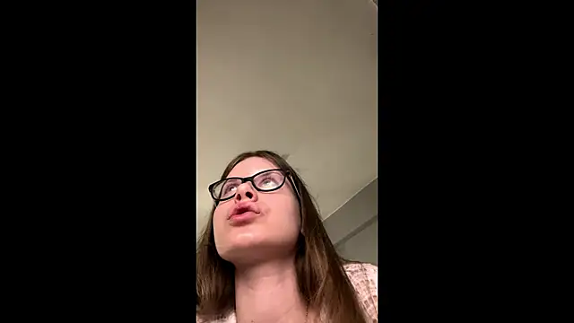 Iuckystar19 online show from 04/09/26, 05:52