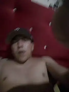 Snapshot of AgARiaom chatting on 04/14/26, 04:01 AgARiaom online show from 04/14/26, 04:01