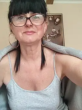 AliceSwan57 online show from 06/04/26, 09:36