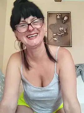 AliceSwan57 online show from 06/16/26, 06:57