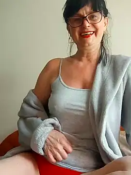AliceSwan57 online show from 05/25/26, 09:30