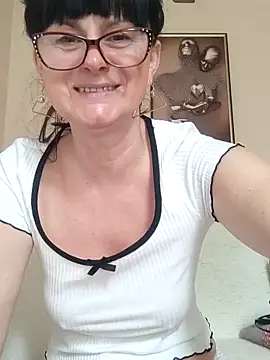 AliceSwan57 online show from 05/27/26, 06:43