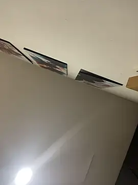 JuliaaVega online show from 04/02/26, 12:01