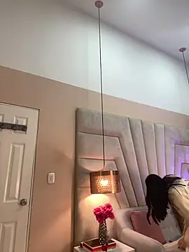 JuliaaVega online show from 02/25/26, 12:16