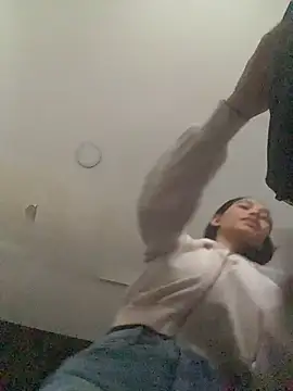 JuliaaVega online show from 04/23/26, 12:29
