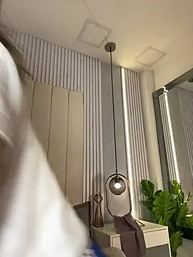 JuliaColemann online show from 05/21/26, 11:51