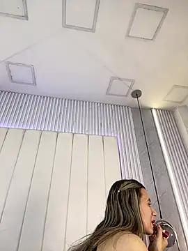 Snapshot of JuliaColemann chatting on 02/18/26, 12:12 JuliaColemann online show from 02/18/26, 12:12