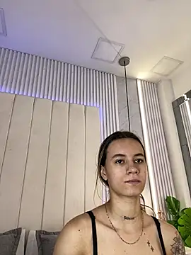 JuliaColemann online show from 04/16/26, 11:55