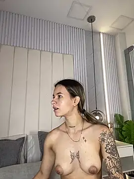 JuliaColemann online show from 04/15/26, 11:59