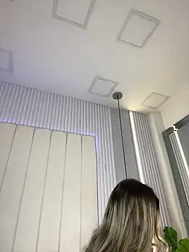 JuliaColemann online show from 04/18/26, 11:56