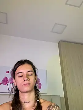 JuliaColemann online show from 05/27/26, 12:01