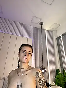 Snapshot of JuliaColemann chatting on 02/20/26, 12:18 JuliaColemann online show from 02/20/26, 12:18