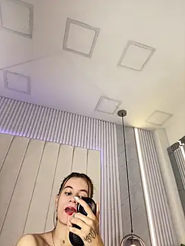 JuliaColemann online show from 03/12/26, 12:20