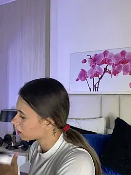 Snapshot of JuliaColemann chatting on 07/14/26, 12:00 JuliaColemann online show from 07/14/26, 12:00