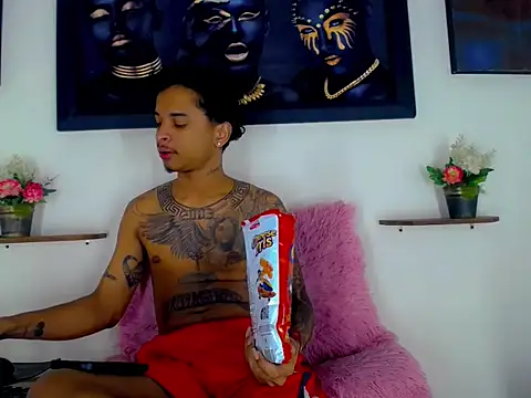 Tatoo Noah online show from 04/16/26, 09:37