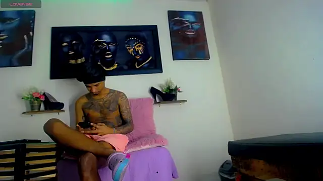 Tatoo Noah online show from 04/09/26, 01:06