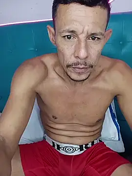 juanmaur22 online show from 02/15/26, 04:17