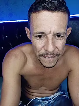 juanmaur22 online show from 02/15/26, 12:22