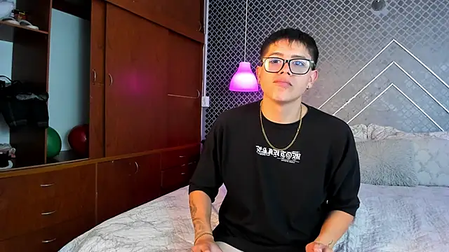 Evie demn online show from 02/11/26, 08:20