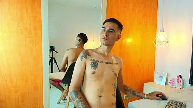 Snapshot of Irina_and_Max chatting on 04/18/26, 08:09 Irina and Max online show from 04/18/26, 08:09