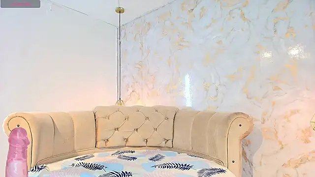 Snapshot of tifanibrown chatting on 02/14/26, 01:33 tifanibrown online show from 02/14/26, 01:33