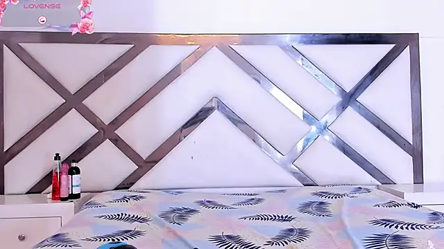 Snapshot of tifanibrown chatting on 02/24/26, 01:23 tifanibrown online show from 02/24/26, 01:23