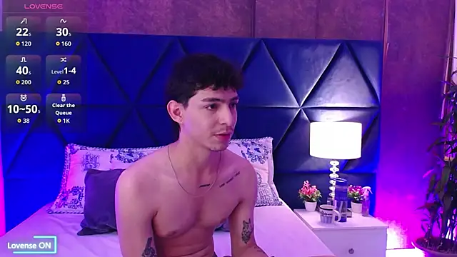 Logan Woods online show from 02/11/26, 02:28